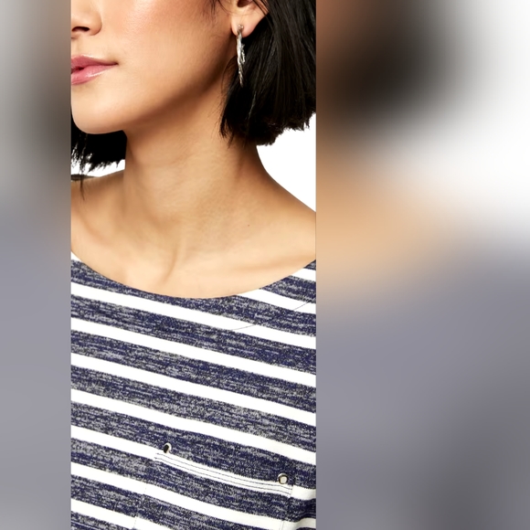 Laura - Stripe Print Tee - Picture 2 of 3